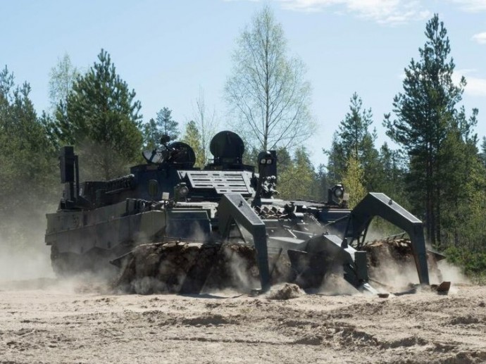 Leopard 2R стали самой бесполезной модификацией танка у ВСУ