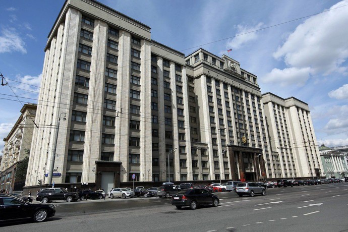 Дума в первом чтении разрешила компаниям вмешиваться в учебный процесс колледжей