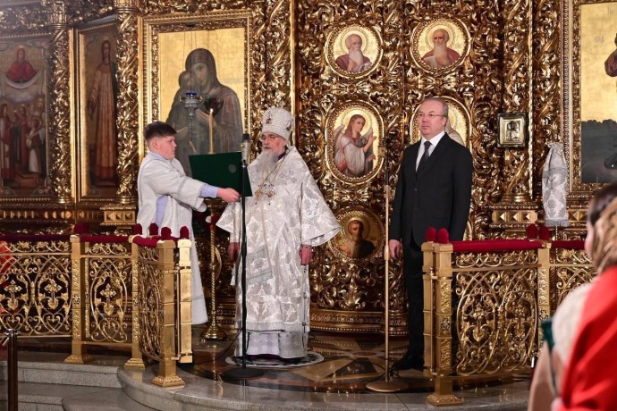 Премьер-министр Башкирии поблагодарил владыку Никона за долгую службу Премьер-министр Башкирии поблагодарил владыку Никона за долгую службу