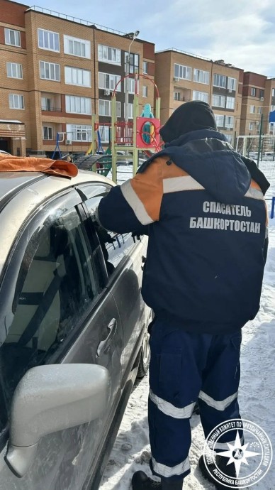 Малыш из Башкирии оказался заперт в автомобиле