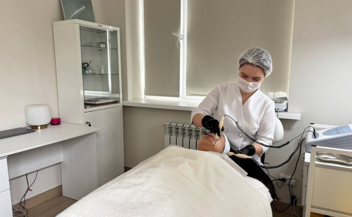 На Сахалине косметология купила новое оборудование благодаря льготному микрозайму
