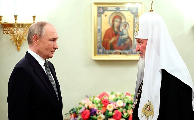 Владимир Путин поздравил Патриарха Московского и всея Руси Кирилла с Днём тезоименитства