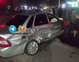 В Уфе опрокинулась «Лада Приора»: пострадали молодые пассажиры