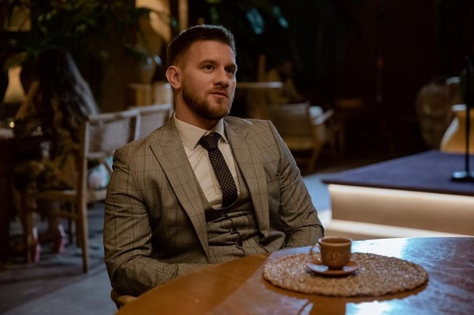 Бывший гонщик и моряк из Владивостока снялся в сериале «Близкое счастье» Бывший гонщик и моряк из Владивостока снялся в сериале «Близкое счастье»