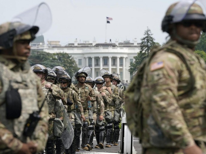 Трамп закрывает Вашингтон с помощью армии. Активист MAGA раскрывает план