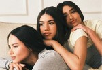 Адриана Лима впервые позировала для Victoria’s Secret вместе с дочерьми