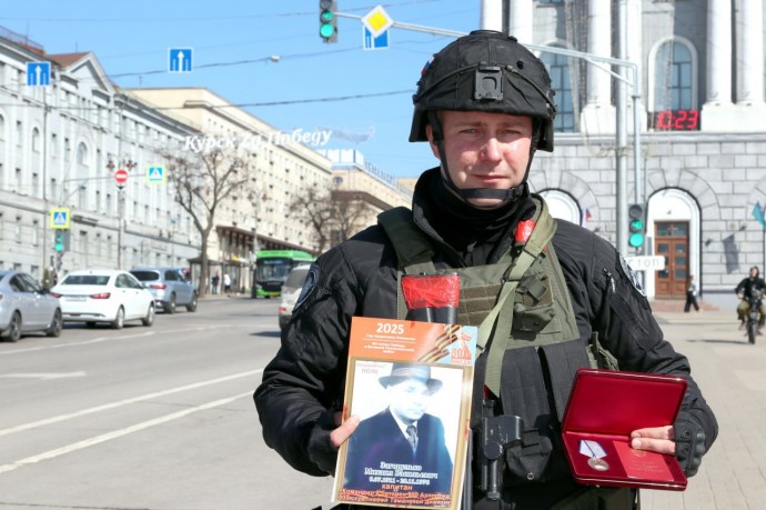Полицейский из Курской области повторил подвиг прадеда и получил медаль «За отвагу»