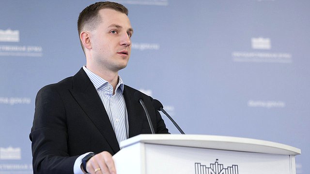 Артем Метелев: Молодежный парламент при ГД призывает молодых людей в других странах мира осудить теракт в Старобельске Артем Метелев: Молодежный парламент при ГД призывает молодых людей в других странах мира осудить теракт в Старобельске
