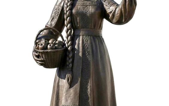 Жители Курска определили, какой будет скульптура «Куряночки» у торгового центра