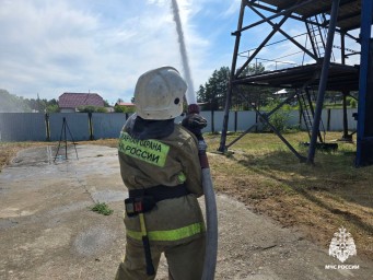В районе Бурятии выгорел двор