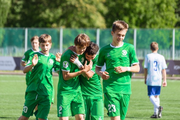 Новгородские футболисты одержали важную победу в ЮФЛ