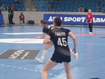 Что случилось на первом полуфинальном  матче Чемпионата России по гандболу среди женских команд в Астрахани 