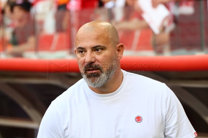 Серб Деян Станкович покинул пост главного тренера московского ФК «Спартак» Серб Деян Станкович покинул пост главного тренера московского ФК «Спартак»