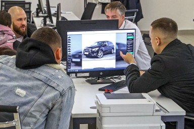 Менеджер по продажам стал самой популярной профессией у зумеров в 2025 году