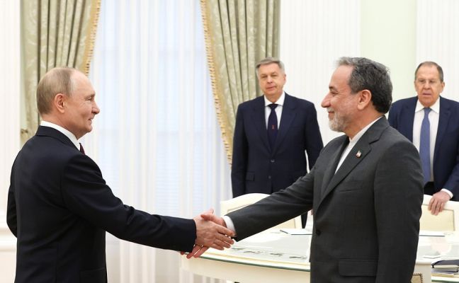 Министр иностранных дел Ирана прилетел в Санкт-Петербург на встречу с Путиным