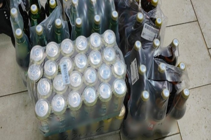 В вологодском заведении общепита полиция изъяла более 300 литров контрафактного пива В вологодском заведении общепита полиция изъяла более 300 литров контрафактного пива