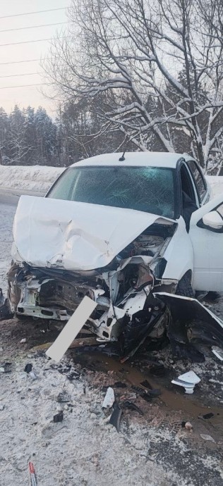 В Кирово-Чепецке при столкновении двух легковушек пострадали три человека