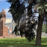 Печенкин велел ускорить благоустройство территории у памятника Ленину