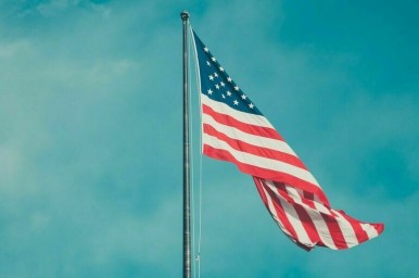 Трамп поручил приспустить флаги США в связи с убийством Чарли Кирка