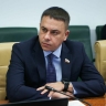 Сенатор предложил увеличить не облагаемую налогом матпомощь от работодателя