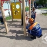 В Башкирии спасатели помогли девочке, застрявшей в веревочной лестнице на детской площадке