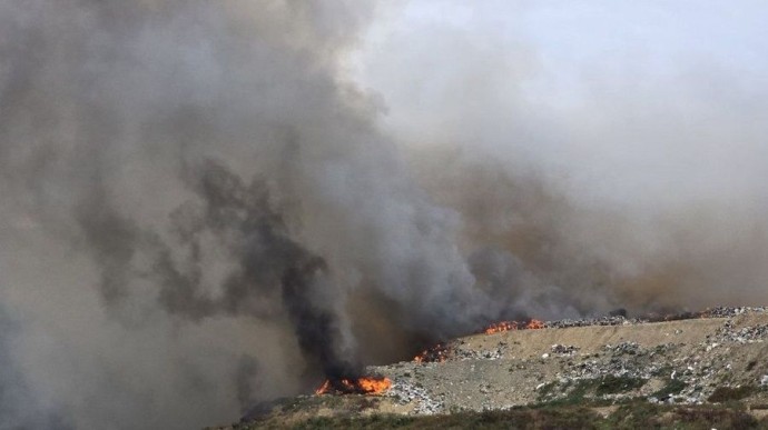 Горящая главная свалка Владивостока ухитрилась не испортить воздух. По версии Роспотребнадзора Горящая главная свалка Владивостока ухитрилась не испортить воздух. По версии Роспотребнадзора