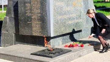 Сотрудники суда в ДНР почтили память героев ВОВ у Вечного огня