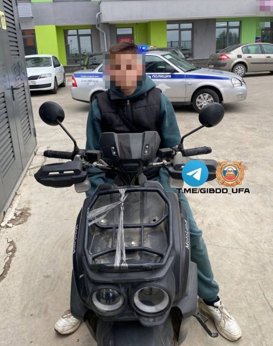 В Уфе полицейские задержали подростка на скутере