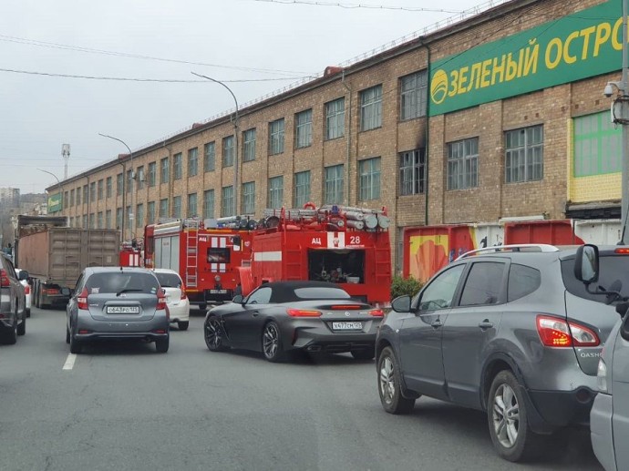 Торговый центр «Зеленый остров» горел во Владивостоке Торговый центр «Зеленый остров» горел во Владивостоке