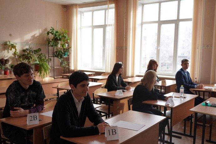 В Курской области школьники прошли тренировку по ЕГЭ