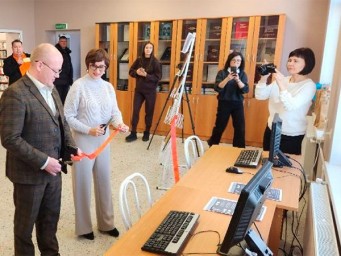 В Челябинской области открыли новую онлайн-точку доступа к финансовым и госуслугам в сельской библиотеке