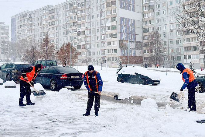 В регионе активно чистят снег: городские и дорожные службы переведены на усиленный режим работы