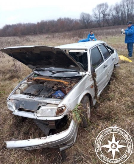 В Башкирии два человека пострадали из-за съезда автомобиля в кювет В Башкирии два человека пострадали из-за съезда автомобиля в кювет