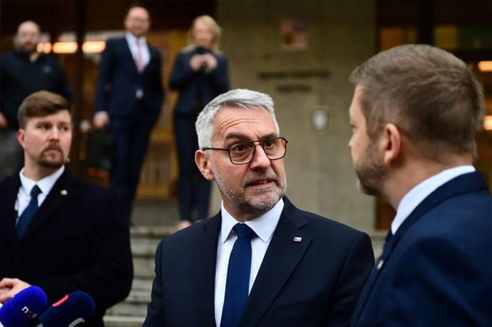 Глава МВД Чехии распорядился снять флаг Украины со здания ведомства Глава МВД Чехии распорядился снять флаг Украины со здания ведомства