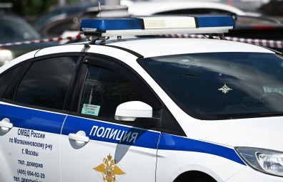 В Москве курьер привез девушке одежду на примерку и наткнулся на соседа с ружьем