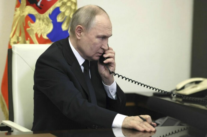 Путин и Трамп провели телефонный разговор