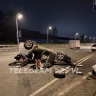 Водитель выжил после лобовой встречи со столбом во Владивостоке