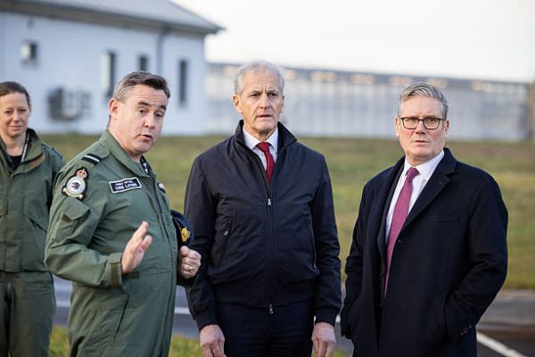 Британия и Норвегия подписались вместе охотиться на российские подлодки Британия и Норвегия подписались вместе охотиться на российские подлодки