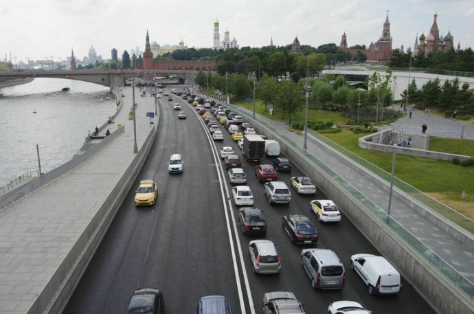В Москве 14 сентября перекроют три улицы и закроют парковку