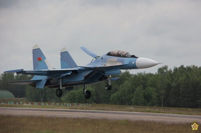 Беларусь получила партию современных российских многоцелевых истребителей Су-30СМ2