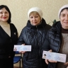В Дебальцево чернобыльцам начали выдавать удостоверения для соцподдержки...