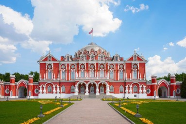 Обзорная экскурсия по Петровскому путевому дворцу