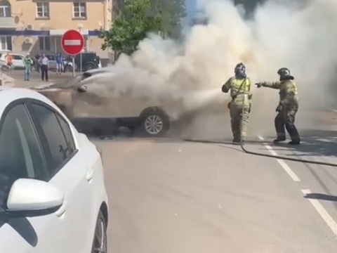 В центре Саранска произошло возгорание иномарки