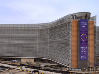 ЕC начал антимонопольное расследование в отношении AI Overviews и YouTube – Google грозит оборотный штраф