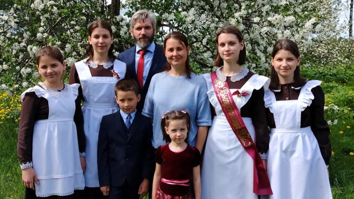 Семейную пару в Ярославской области удостоили медали ордена «Родительская слава» Семейную пару в Ярославской области удостоили медали ордена «Родительская слава»