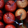 В продаваемой в «Светофоре» колбасе нашли мясной клей...
