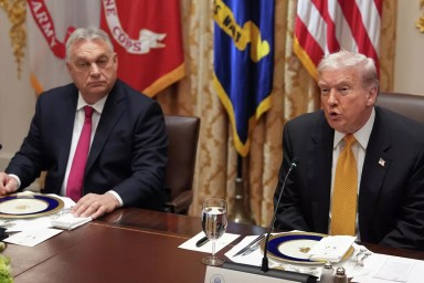 «Это не очень хорошо»: Трамп упрекнул европейских «приятелей» в закупках нефти у РФ