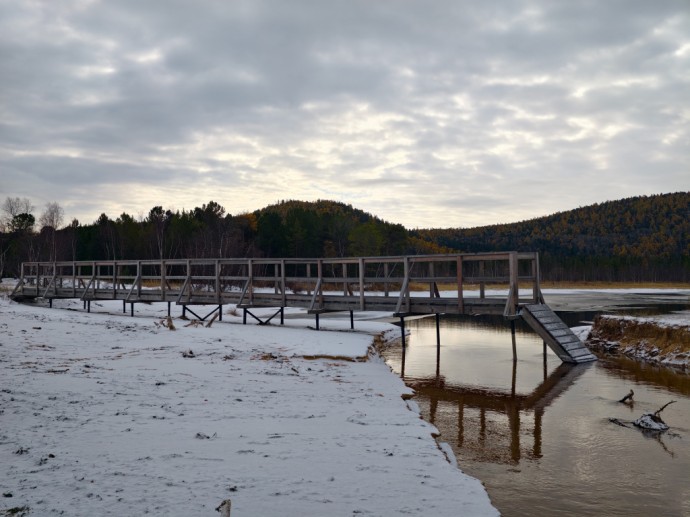 В Бурятии изменчивая река оставила мост «не у дел»