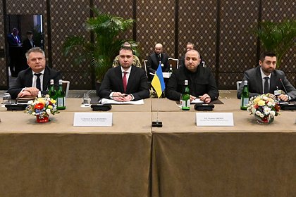 «Закрыть рот и не подыгрывать России». В украинской делегации на переговорах в Женеве произошел раскол. Кто захотел быстрый мир?