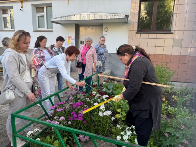 Школа садоводов Олега Валенчука провела мастер-класс по созданию цветника